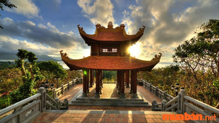 Côn Đảo có gì chơi? Vân Sơn Tự Núi Một
