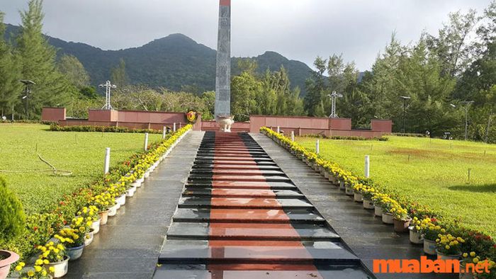 Côn Đảo có gì thú vị? Nghĩa trang Hàng Keo