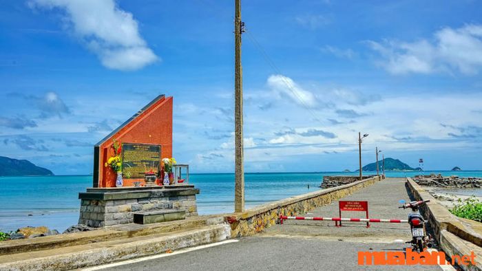 Côn Đảo có gì chơi? Cầu Tàu Lịch Sử 914