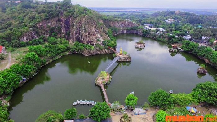 Hồ Ông Thoại - Khu du lịch núi Sập