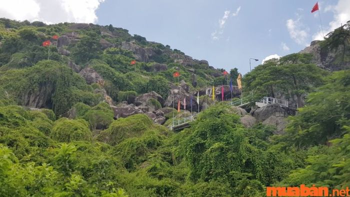 An Giang có gì thú vị? Khu du lịch đồi Tức Dụp