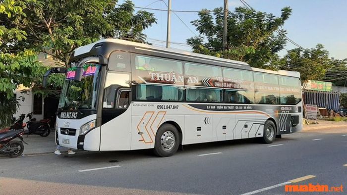 Nhà xe Thuận An
