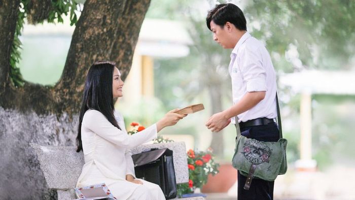 Câu chuyện tình cảm của họ trải qua nhiều cung bậc cảm xúc phong phú.