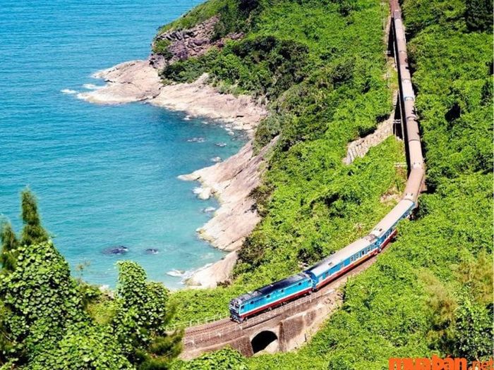 Giá vé tàu từ Huế vào Đà Nẵng trên tàu SE3