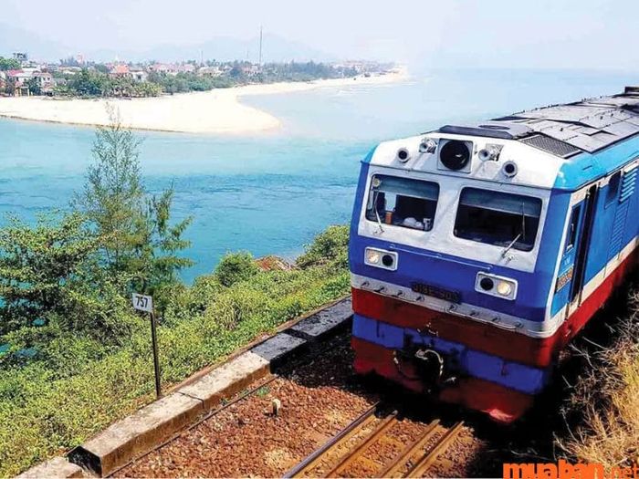 Thời gian tàu xuất phát từ Huế đến Đà Nẵng