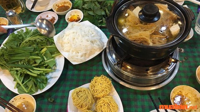 Lẩu dê Tri Kỷ là một trong những địa điểm lẩu Tân Bình được yêu thích nhất.