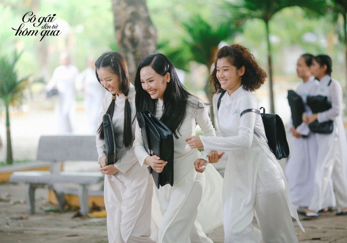 Bộ phim cũng đem lại những phút giây sảng khoái với các tình huống hài hước từ nhóm bạn thân.