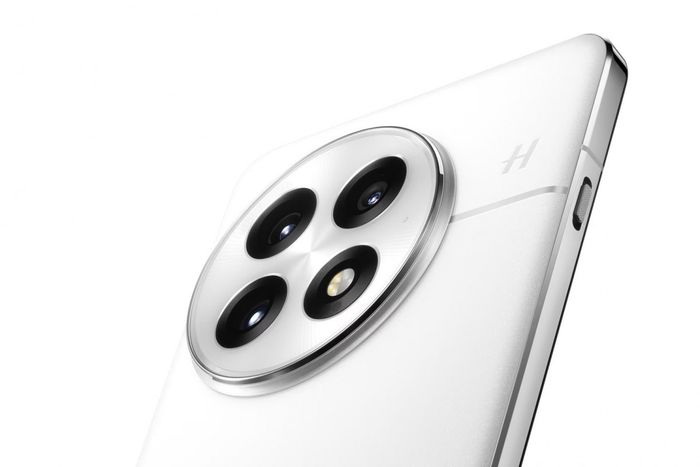 Hệ thống 3 camera 50MP chất lượng cao của OnePlus 13.