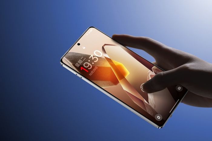 OnePlus 13 trang bị chipset Snapdragon 8 Elite, mang lại hiệu suất ấn tượng.