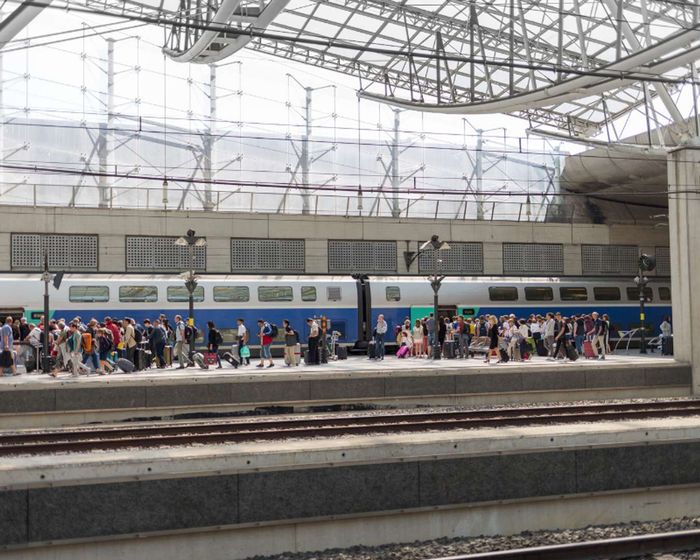 phương thức di chuyển từ sân bay Charles De Gaulle về trung tâm