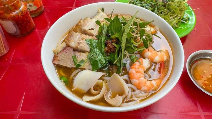 bún nước lèo Cây Nhãn Sóc Trăng