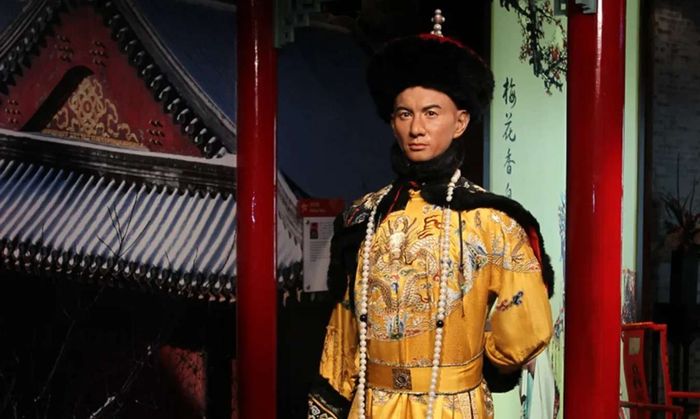 Tượng sáp của vua tại Madame Tussauds Thượng Hải
