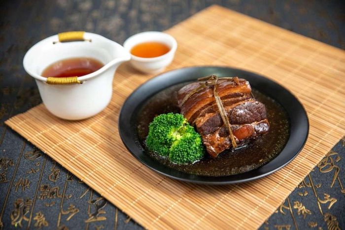thịt kho Đông Pha tại nhà hàng Shuiyang