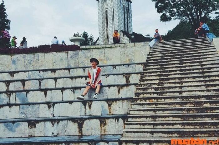 Mỗi góc chụp tại bậc thang ở nhà thờ Đá Sapa đều mang đến cho bạn những bức hình cực đẹp.