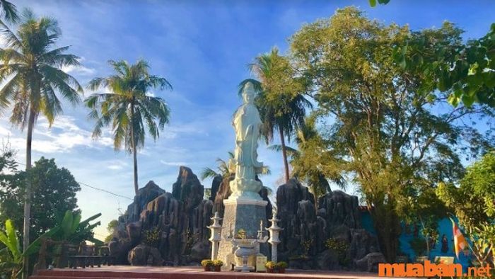 Chùa Phú Quốc - Hùng Nhĩ Sơn