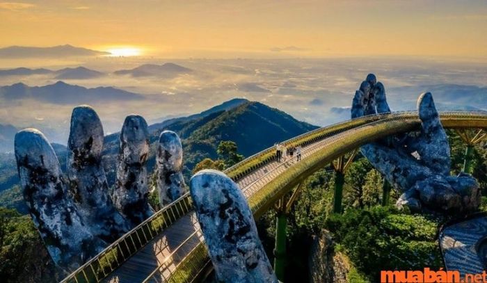 Địa điểm check in Đà Nẵng - Cầu Vàng