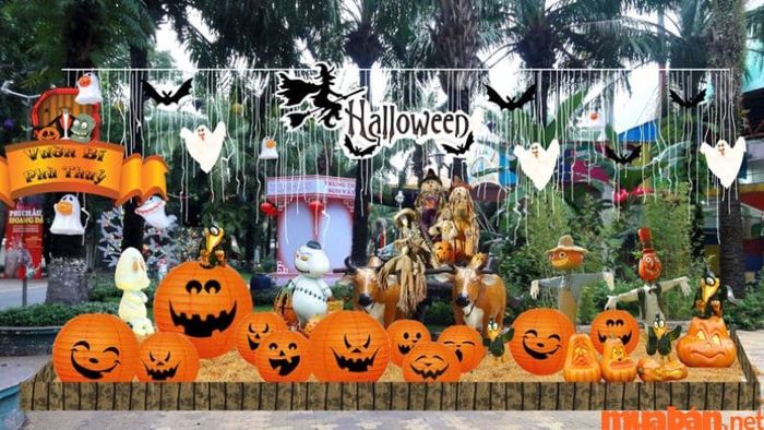 Tham gia lễ hội Halloween tại Đầm Sen