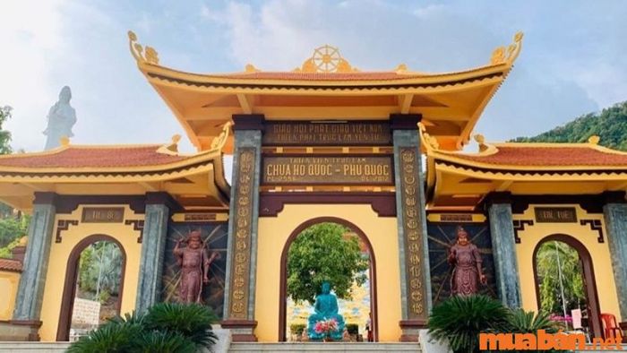 Khám phá chùa Hộ Quốc - Thiền viện Trúc Lâm Hộ Quốc tại Phú Quốc