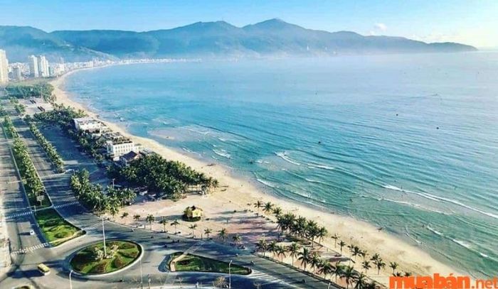 Khi đến biển Mỹ Khê, bạn sẽ được tham gia nhiều trò chơi hấp dẫn.