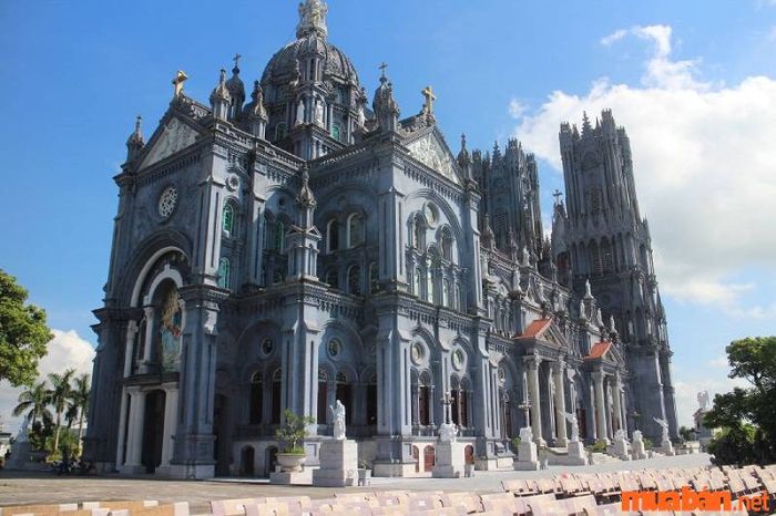 Thái Bình có gì thú vị? Khung cảnh mang âm hưởng trời Âu tại nhà thờ Bát Trạch