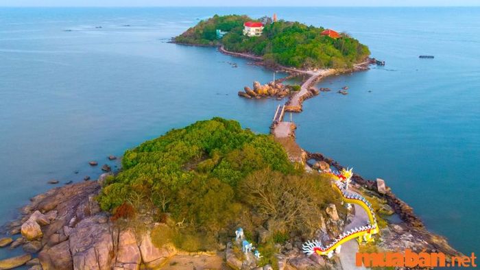 Cà Mau có gì chơi - Hòn Đá Bạc mang đến cho du khách cảm giác như lạc vào một bức tranh mộng mơ