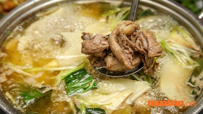 Măng chua nấu thịt gà - đặc sản hấp dẫn