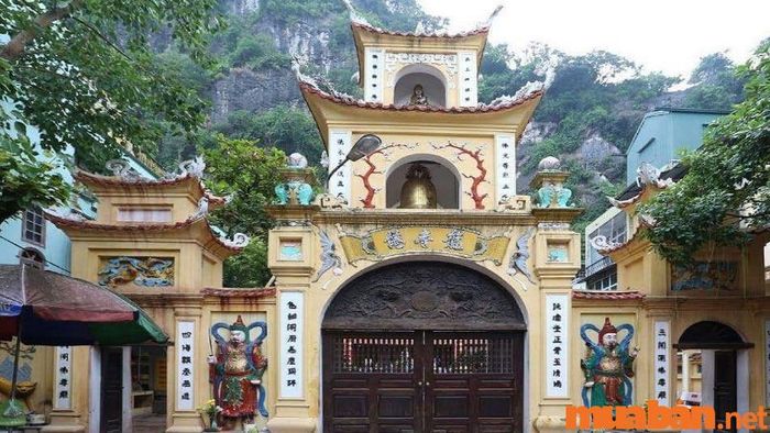 Hạ Long có gì thú vị? Chùa Long Tiên