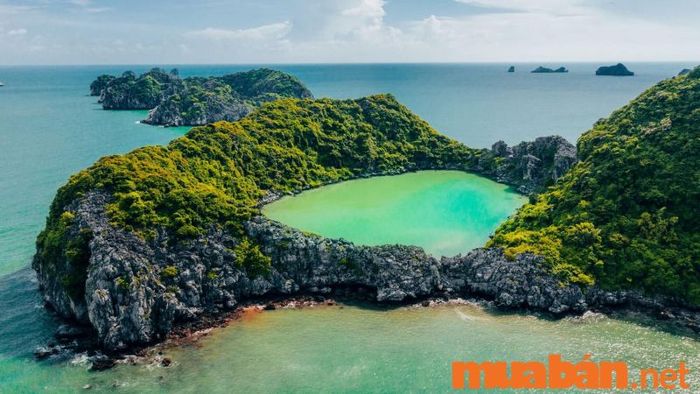 Hạ Long có gì thú vị? Đảo Mắt Rồng