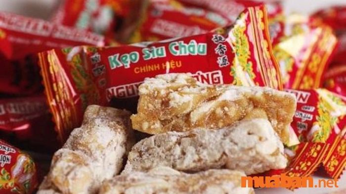 Kẹo Sì Châu là món quà không thể thiếu khi bạn du lịch đến Nam Định.