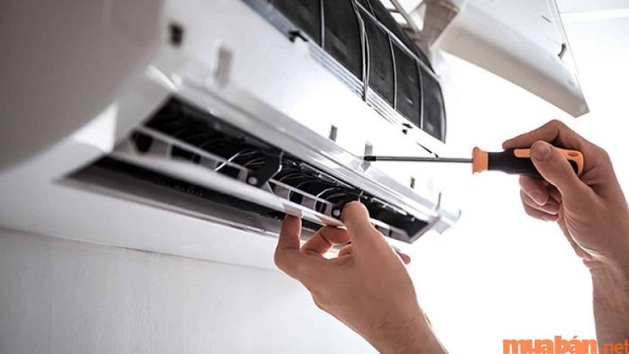 Vệ sinh và bảo trì máy lạnh đúng cách và thường xuyên