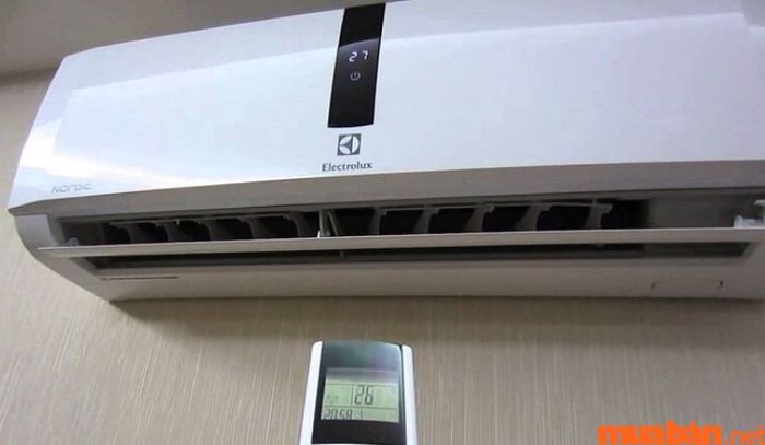 Vì máy lạnh phải hoạt động hết công suất trong thời gian dài