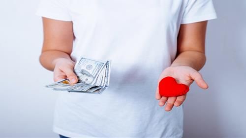 Quan điểm của 12 chòm sao về tiền bạc và tình yêu