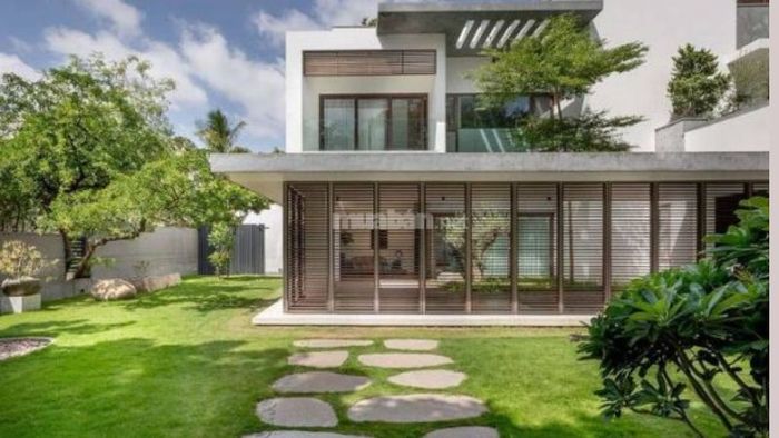 Thiết kế với sân vườn