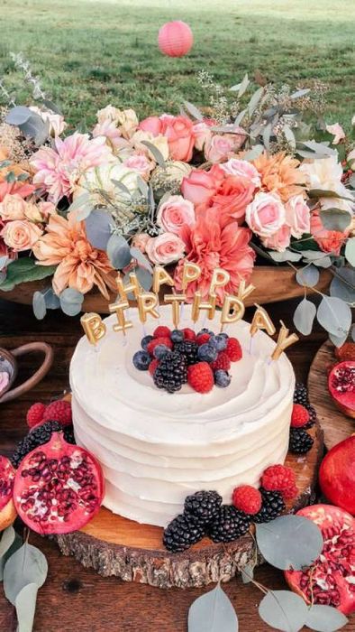 Tải hình ảnh hoa tươi và bánh sinh nhật đẹp cho điện thoại