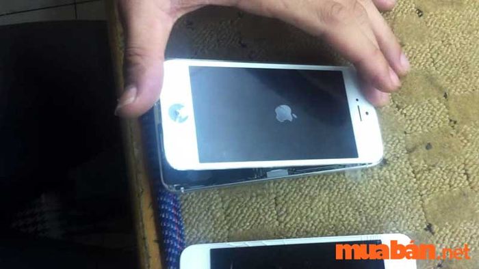 Những hậu quả khi điện thoại bị hở màn hình là gì?