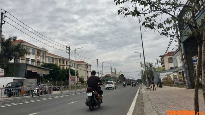 Nhiều giả thuyết đã được đưa ra về nguồn gốc của tên gọi Ngã tư Bà Điểm.