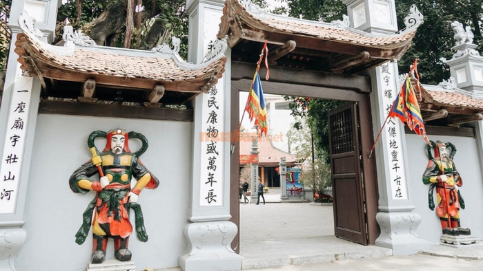 Chùa Hà mang trong mình vẻ đẹp cổ kính.
