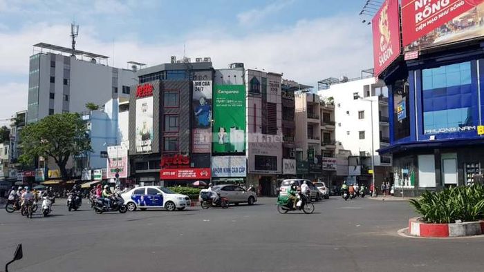 Hệ thống giao thông tại Vòng xoay Cống Quỳnh