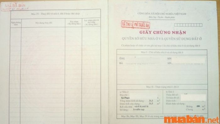 Giấy chứng nhận quyền sở hữu nhà ở và quyền sử dụng đất ở là mẫu giấy được cấp bởi Bộ Xây dựng.