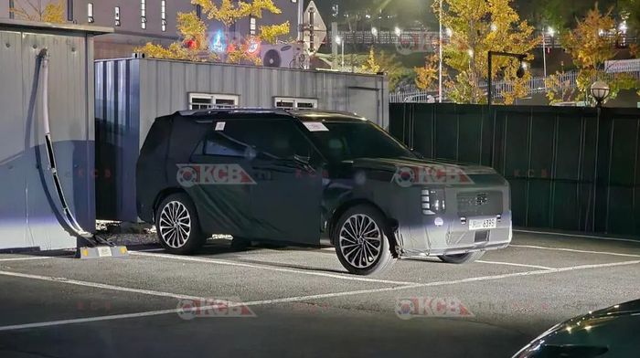 Xe sẽ có động cơ hybrid, với nhiều công nghệ hiện đại, dự kiến sẽ cạnh tranh với các mẫu SUV hạng sang