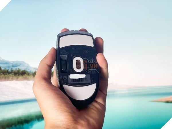 Trên tay Corsair M55 Wireless, chuột chơi game giá rẻ nhưng hiệu suất ấn tượng 18