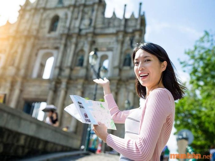 Công việc lương cao dành cho nữ - Hướng dẫn viên du lịch