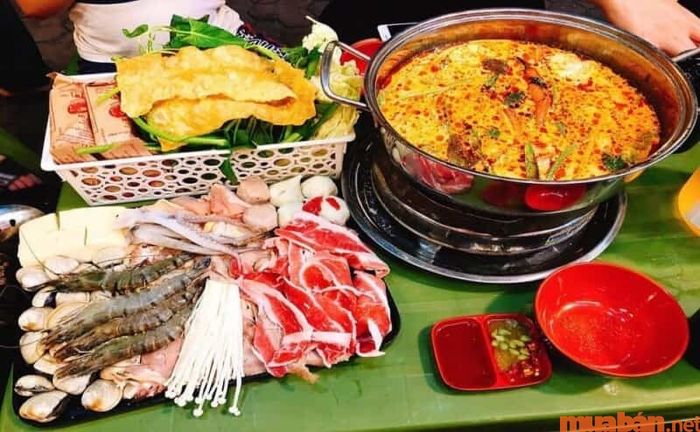 Hãy đến và thưởng thức vị lẩu hải sản đặc sắc tại quán Tân Phú mang tên A Xừ.