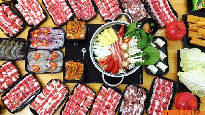 Thực đơn buffet phong phú tại Cộng Buffet – quán lẩu nổi tiếng ở Cầu Giấy.