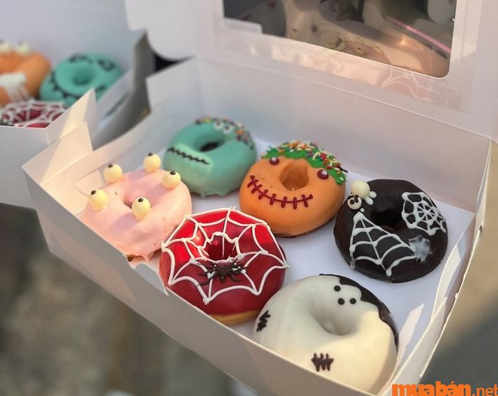 Các trò chơi Halloween - Cuộc thi ăn bánh Donut