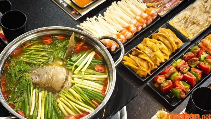 Quán lẩu ngon Cầu Giấy này mang đến cho thực khách những trải nghiệm ẩm thực nướng tuyệt vời với giá cả hợp lý.