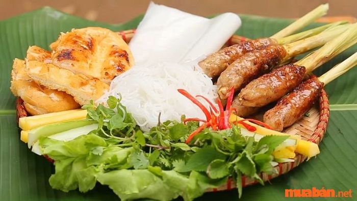 Nem lụi đặc sản Huế