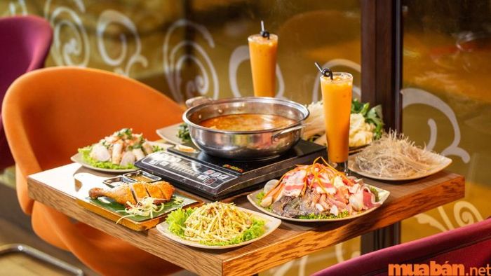 Lẩu Thái là món ăn nổi tiếng nhất tại quán lẩu ngon Cầu Giấy này.