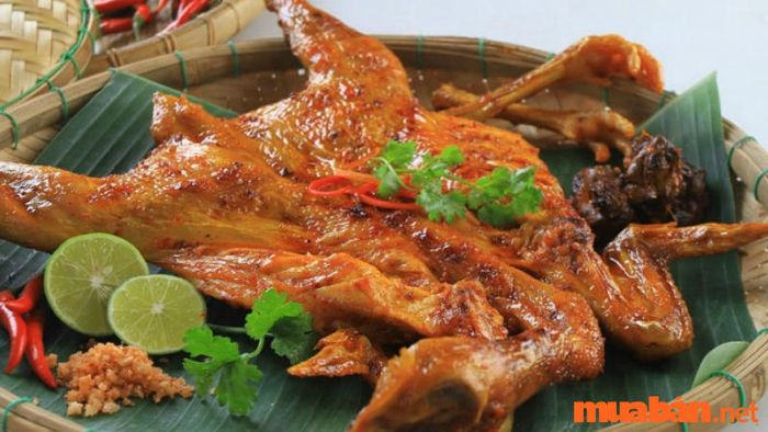Gà nướng Savanakhet – món đặc sản nổi tiếng nhất tại Lào.