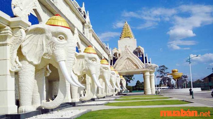 Kinh nghiệm du lịch Lào cho thấy thời điểm lý tưởng là từ tháng 10 đến tháng 5 năm sau